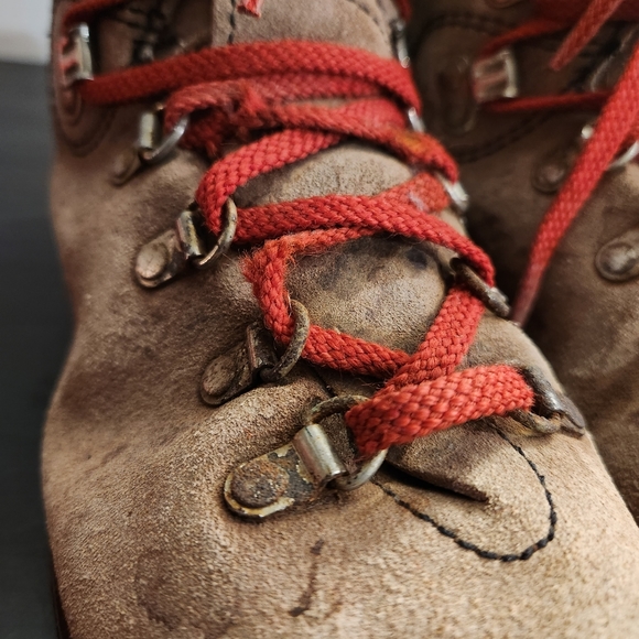 Dunham Shoes Vintage 8s Dunham Hiking Boots 6055 Size 85 Leather Vibram Sole Made In Usa